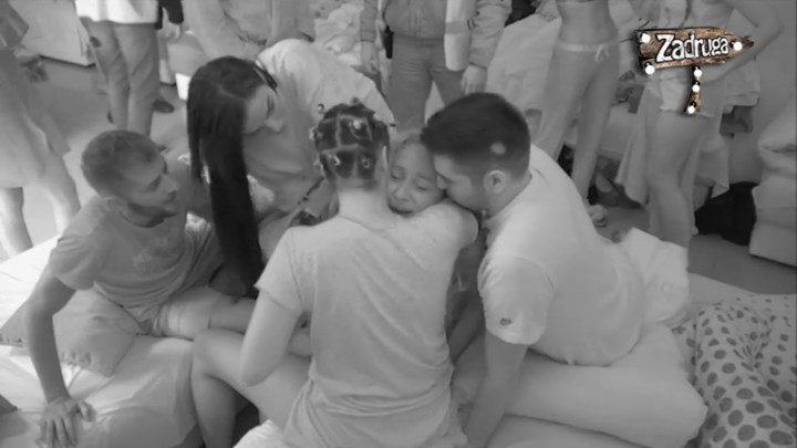 ЛУНА ИЗГУБИЛА ГЛАС ОД ВРИШТАЊА! Бора јој опсовао Анабелу и Гагија, она се сломила и почела да урла! (ВИДЕО)